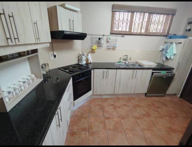 3 BEDROOM TOWNHOUSE FOR SALE IN UMHLANGA CENTRAL